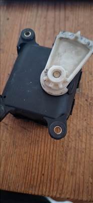 BOSCH Fűtés Szervo Motor Citroën Peugeot 013280121 6447hs 0132801217