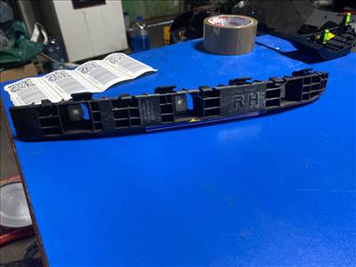 HYUNDAI i30 GD Jobb hátsó Oldal Lökhárító Tartó (Műanyag)