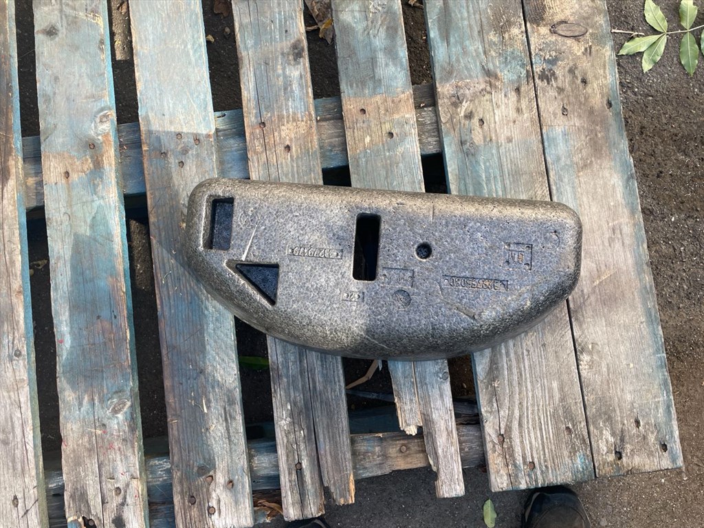 OPEL ASTRA J  Pótkerék Szerszámtartó 2. kép