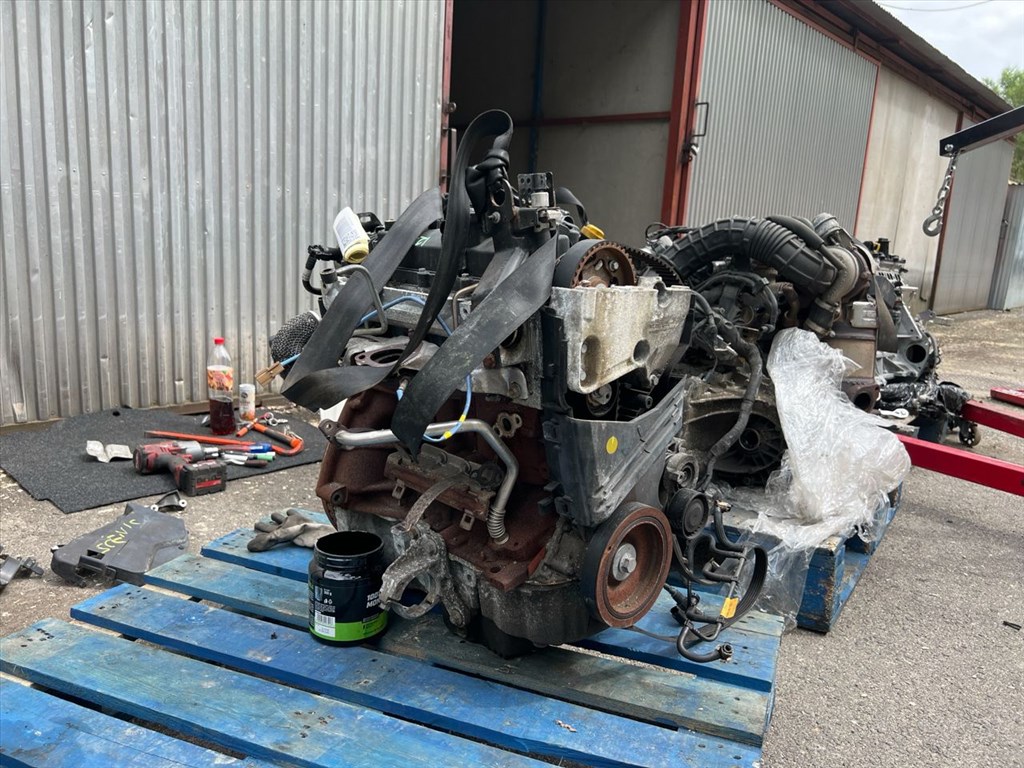 RENAULT SCÉNIC III JZ0/1_ Motor (Fűzött blokk hengerfejjel) 012485 3. kép