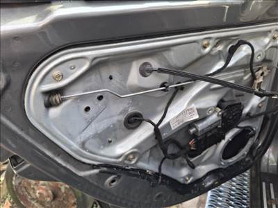 Volkswagen Passat B5 bal hátsó ablakemelő szerkezet 