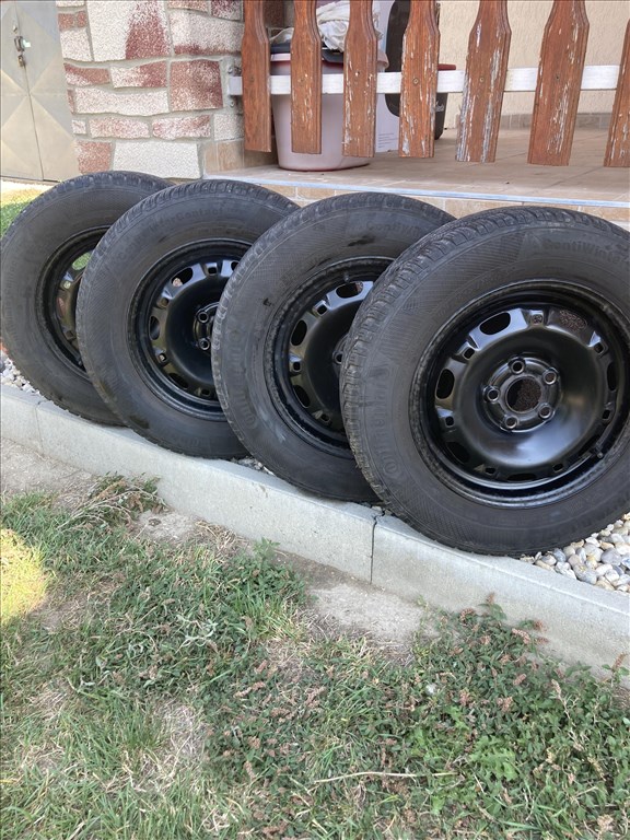  5x100 lyukosztású 14" használt lemezfelni, rajta 175/70 használt Continental téli gumi gumi  1. kép