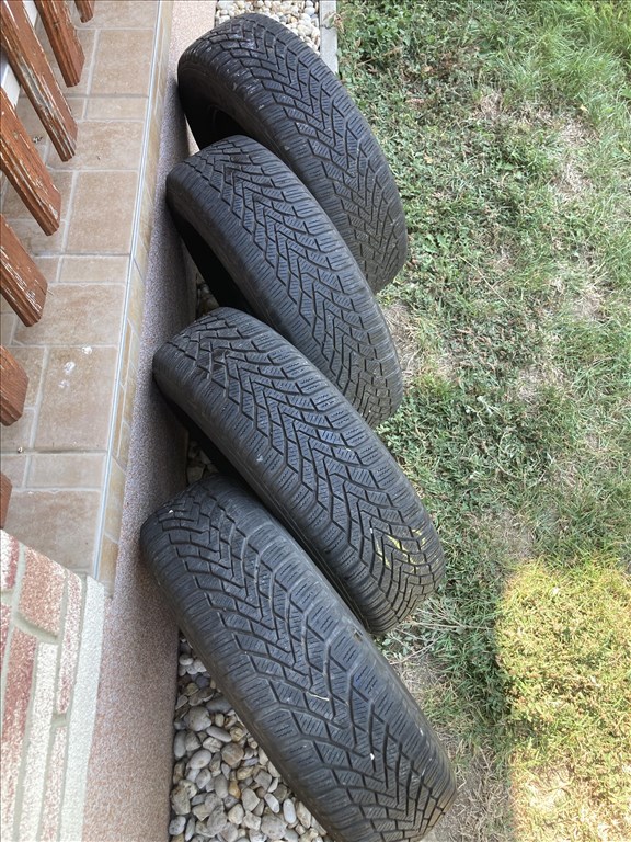  5x100 lyukosztású 14" használt lemezfelni, rajta 175/70 használt Continental téli gumi gumi  4. kép
