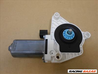 Volkswagen Passat B8 Ablakemelő motor - Bal első 5Q4959801B