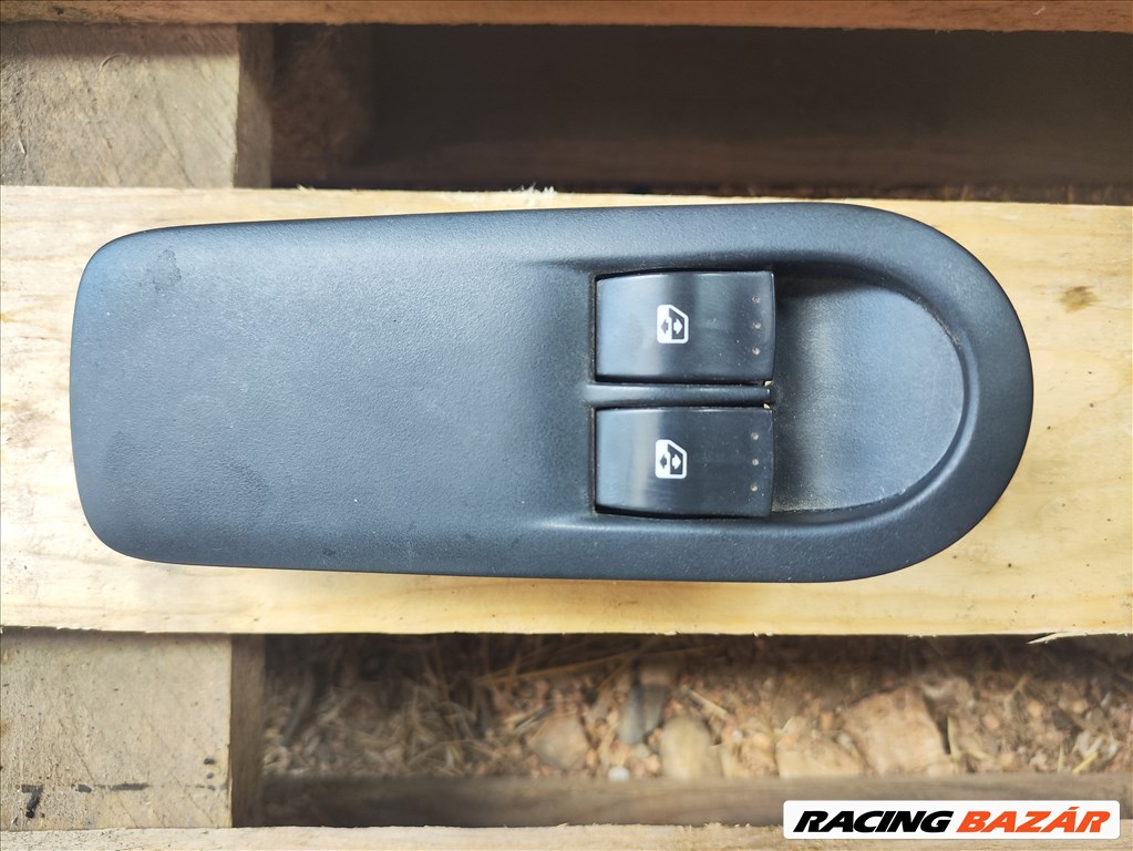 Dacia Duster I bal első ablakemelő kapcsoló  1. kép