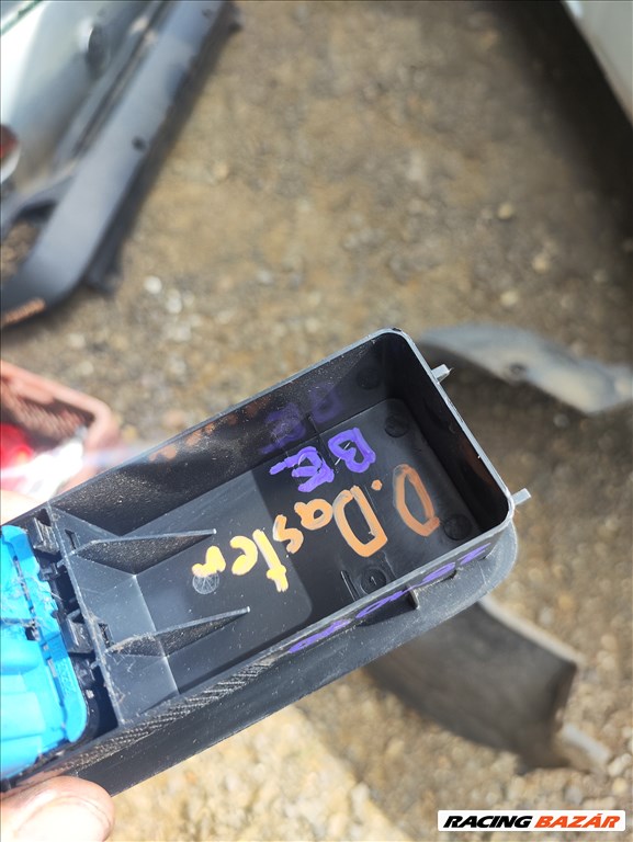 Dacia Duster I bal első ablakemelő kapcsoló  3. kép