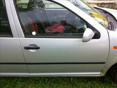 Volkswagen Golf IV 1.9 TDI jobbelső ajtó