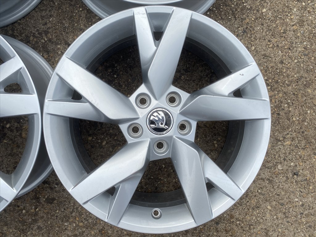 4db gyári 17" Skoda Octavia alufelni. (4035) 2. kép