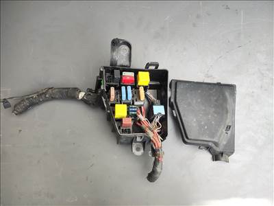 Dacia Duster I 1.5 dCi motortéri biztosítéktábla  8200790432