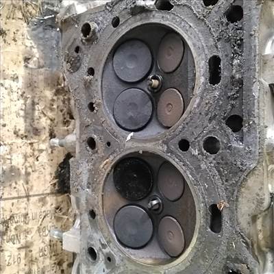 HYUNDAI PONY 89-94 Hengerfej. benzines