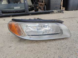 Volvo V70 VOLVO V70 Jobb Fényszóró