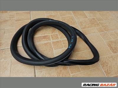 Opel Astra J Jobb hátsó kédergumi  13260045