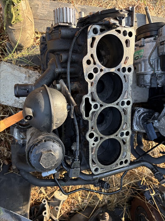 Volkswagen Transporter T5 Vw Polo Ibiza A3 Octavia Fabia Golf 1.9 PDTDI ATD motor blokk 5. kép