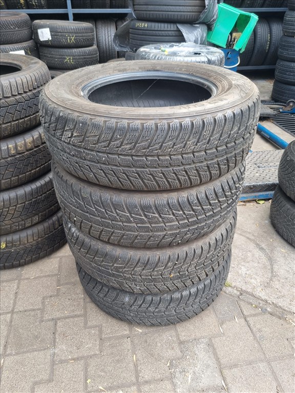  215/7016" újszerű Nokian WR SUV3 téli gumi 4db  1. kép