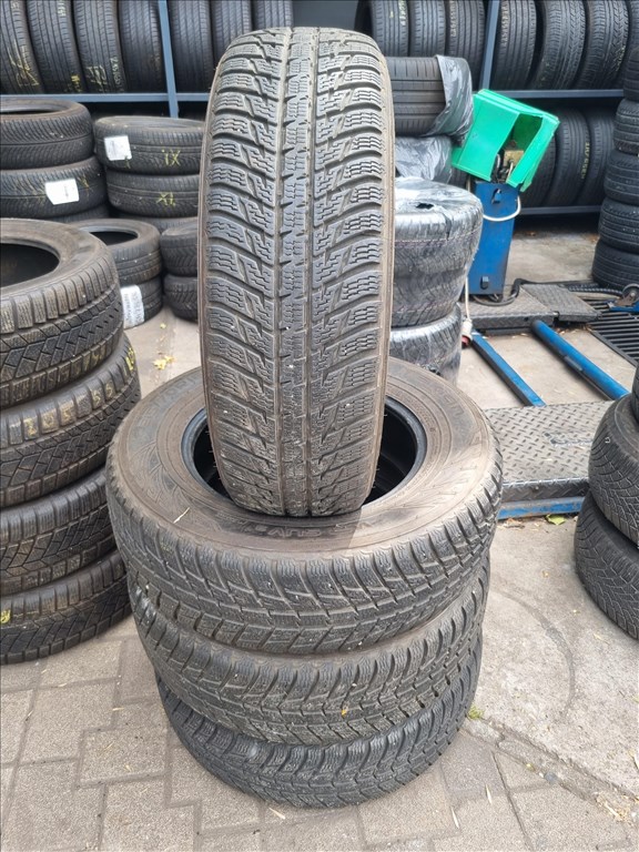  215/7016" újszerű Nokian WR SUV3 téli gumi 4db  3. kép
