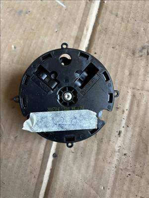 Hyundai i20 (BC3/BI3) Jobb visszapillantó motor 3007081500