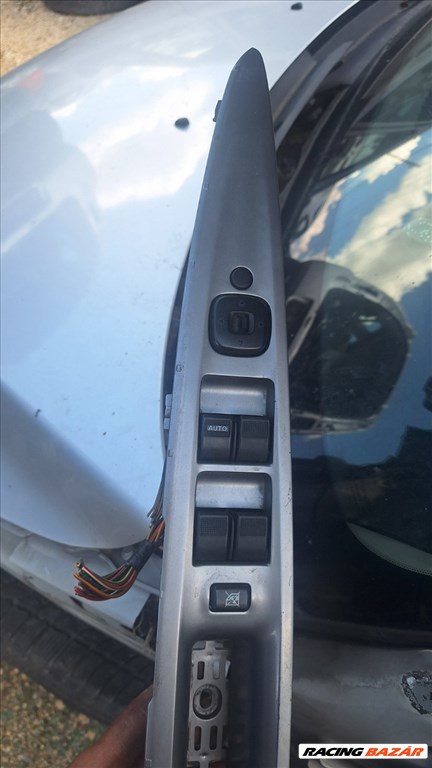 Mazda 2 bal ablakemelő kapcsoló  1. kép