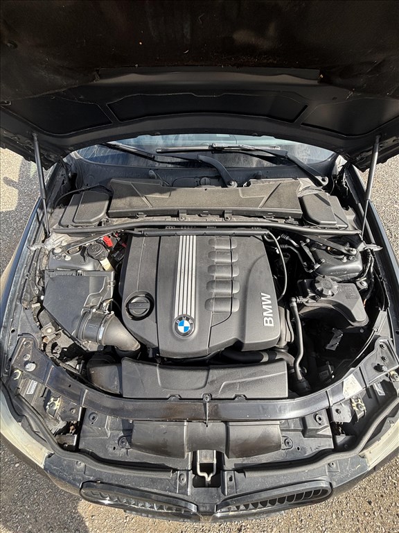 BMW 330D (E90, E91, E92, E93) bontott alkatrészei 6. kép