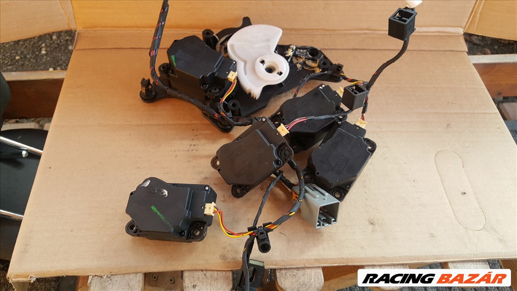 Volvo 30733779 S40 V50 C30 C70 fűtés állító motor  1. kép