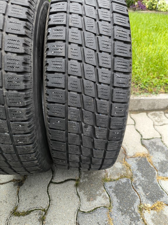  215/6516"C 30e/2db TÉLIGUMI KISTEHER használt Toyo Tires téli gumi gumi 2. kép