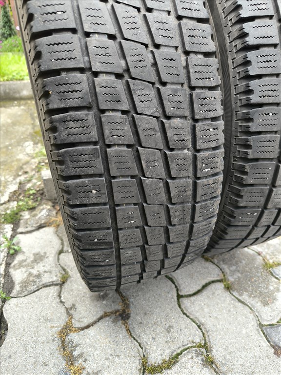  215/6516"C 30e/2db TÉLIGUMI KISTEHER használt Toyo Tires téli gumi gumi 5. kép
