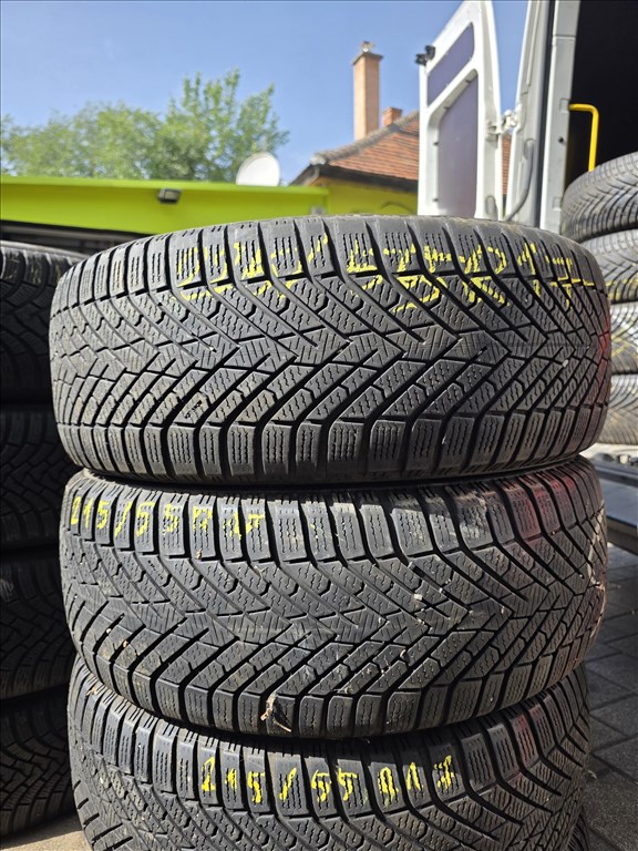  215/5517" használt Pirelli cinturato winter 2 téli gumi 3. kép