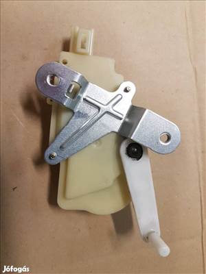 Toyota Yaris csomagtér ajtó központi zár motor