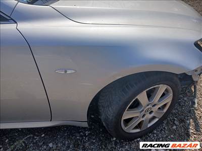 Lexus IS 220d jobb első sárvédő 