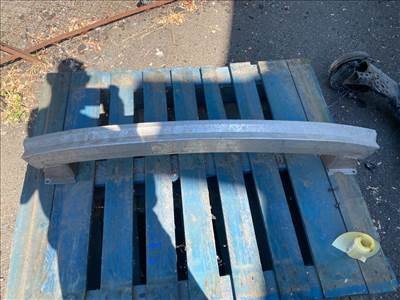 AUDI A3 8P1 Első Lökhárító Merevítő (Fém) 014121