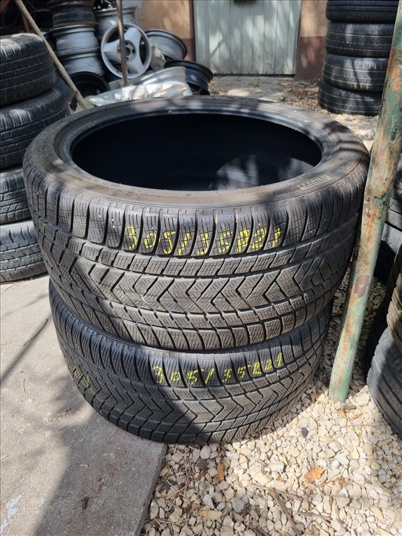  305/3521" újszerű Pirelli Scorpion Winter téli gumi 2db  1. kép
