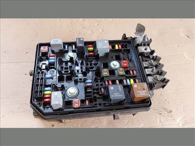 Opel Astra K 1.4 DI Turbo ecoFlex Start&Stop Biztosítéktábla Motortér 9092 ,  39040849