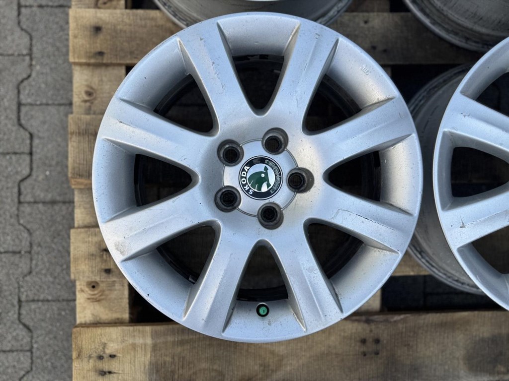 R15 5x100 Original Skoda Fabia 6J ET43 gyári alufelnik felnik 15col 15" 6x15 3. kép