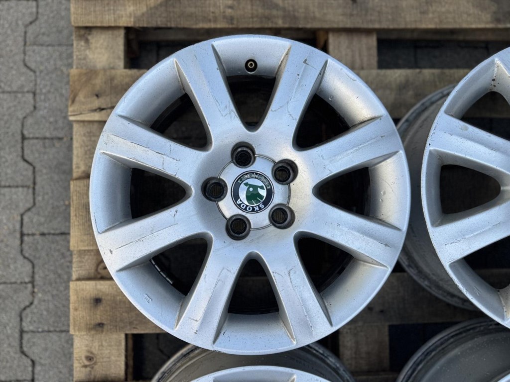 R15 5x100 Original Skoda Fabia 6J ET43 gyári alufelnik felnik 15col 15" 6x15 4. kép