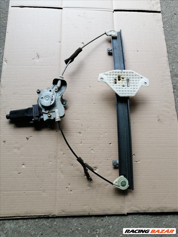 SsangYong Actyon Jobb hátsó ablakemelő  8810021011 1. kép