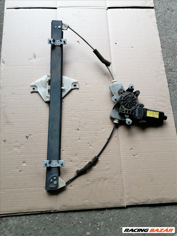 SsangYong Actyon Jobb hátsó ablakemelő  8810021011 2. kép