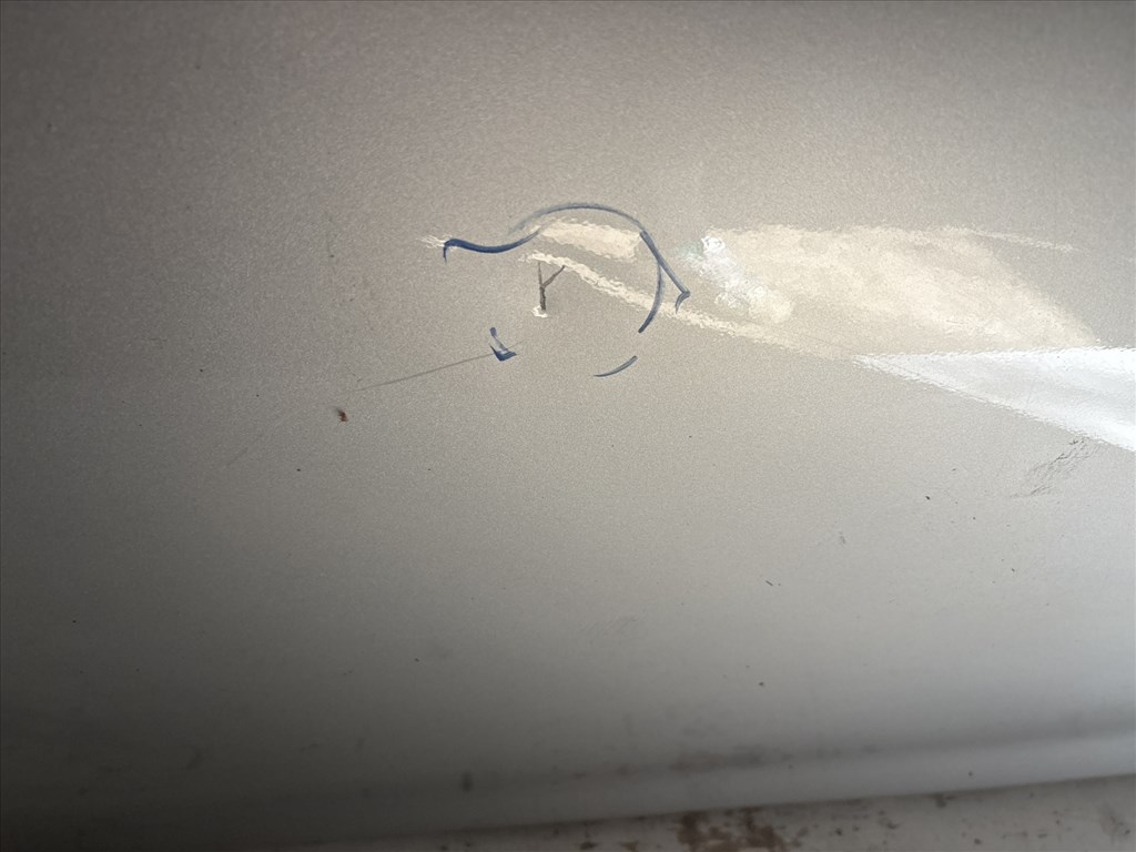 13559 Opel Astra J Bal első Ajtó Ezüst Z176 a képen látható sérüléssel 4. kép