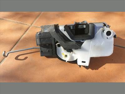 Opel Astra J, Opel Zafira C, Opel Insignia A Jobb első ajtózár  13579523