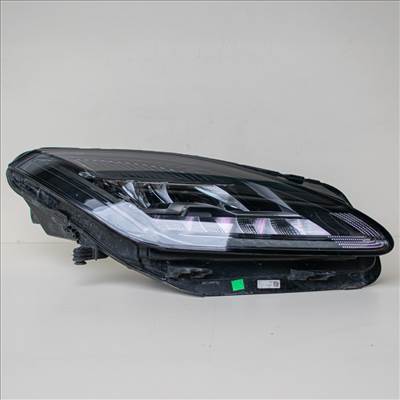  A Jaguar E-Pace (2018) jobb első fényszóró (Cikkszám: J9C3-13W029-EC)