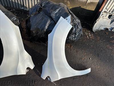 CITROËN DS4  Jobb első Sárvédő