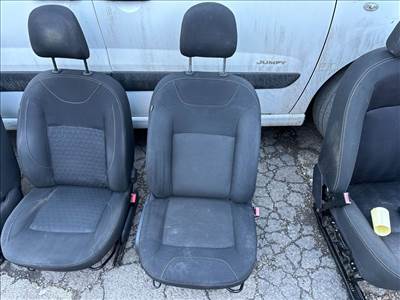 DACIA DUSTER  Jobb első Ülés