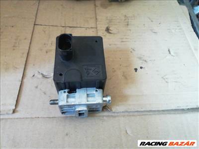 Renault Mégane II CC 1.6 16V kormányzár  8200033233