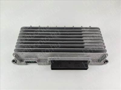 AUDI A4 B8 (8K2) Erősítő (8T0035223AD)
