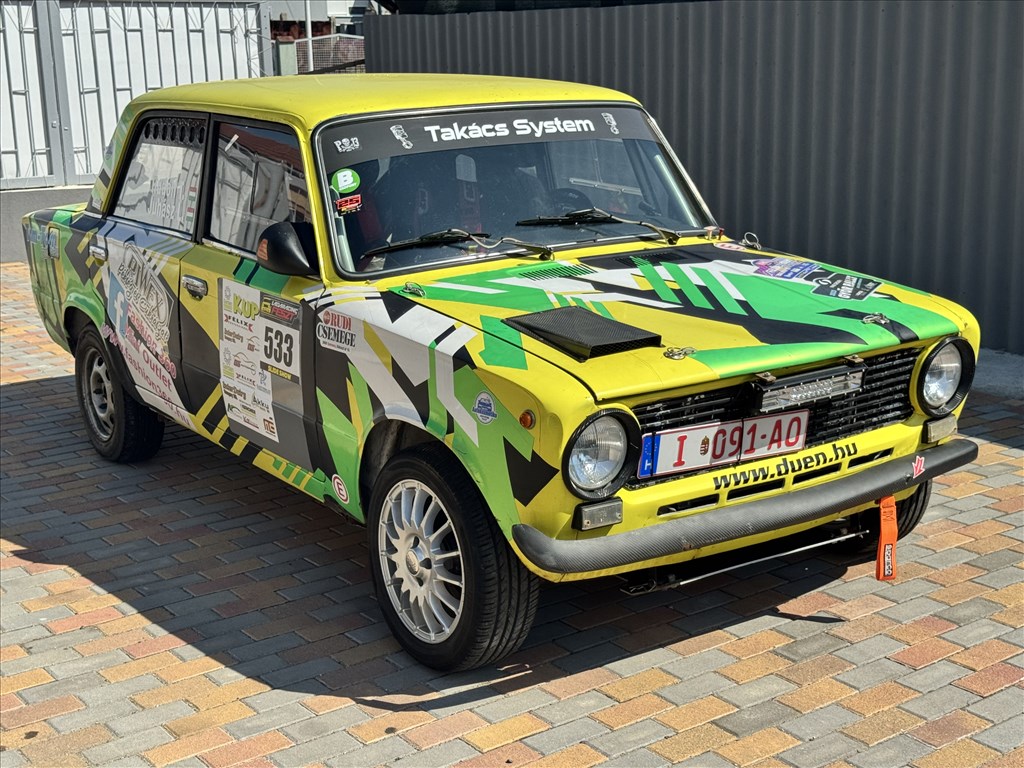 Lada 2101 Gr. 2 P12 gépkönyves Versenyautó 2. kép