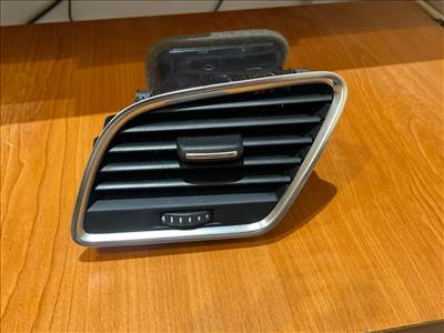 AUDI Q3 8U Bal Szellőző 015935