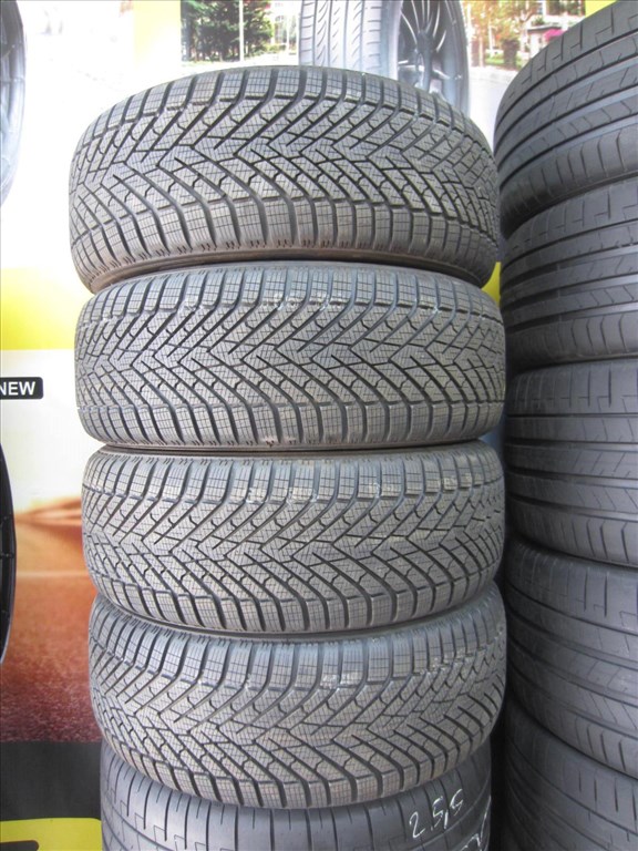  235/60 R18 PIRELLI SCORPION WINTER2 107V 1. kép