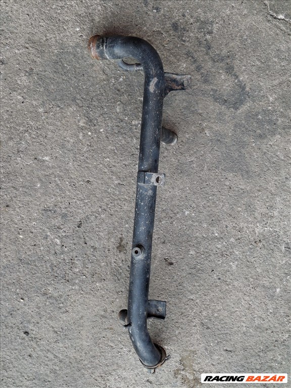 Audi A4 (B6) 1.8T , AVJ, vízcső motorblokk oldalán 058 133 607 D 058133607d 2. kép