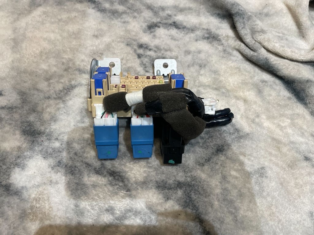 NISSAN PULSAR C13 Biztosítéktábla Utastér 2. kép