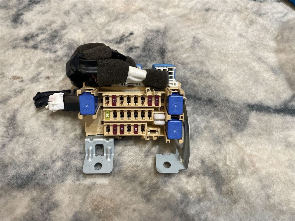 NISSAN PULSAR C13 Biztosítéktábla Utastér 3. kép