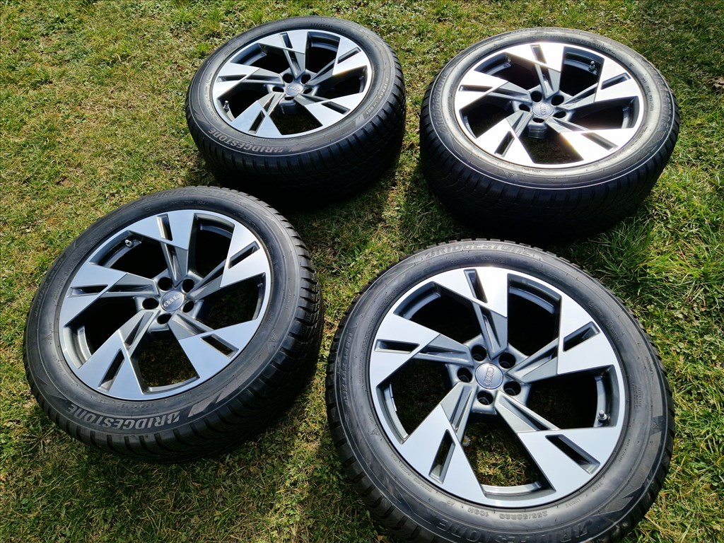  Audi,20"-as, gyári felni, téli gumival eladó! 1. kép