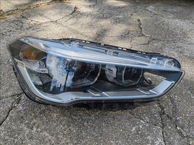 R0302 69 7495004 BMW X1 F48 Jobboldali Első Lámpa 